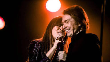 Raphael y Vanesa Martín cantan "Se nos rompió el amor", la emblemática canción de Rocía Jurado
