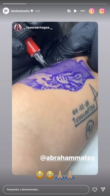 Abraham Mateo presume del tatuaje que se ha hecho una de sus fans en el antebrazo
