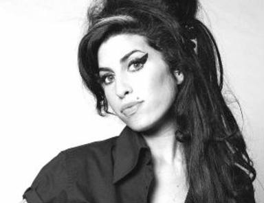 Amy Winehouse vuelve a los escenarios 