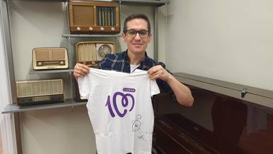 ¿Quieres ganar esta camiseta de CADENA 100 firmada por Maldita Nerea?