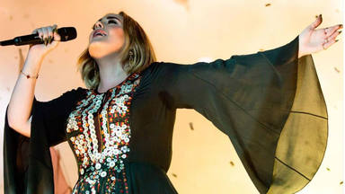 Adele podría anunciar cuándo regresa a la música durante un programa de televisión