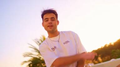 Depol en el videoclip de 'Ibiza'