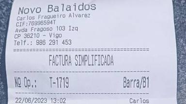 El 'ticket' viral de un bocadillo de tortilla: le cobran el pan aparte del bocata