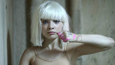 El himno de Sia 'Chandelier' cumple 10 años: la canción que la coronó como una de las divas del pop