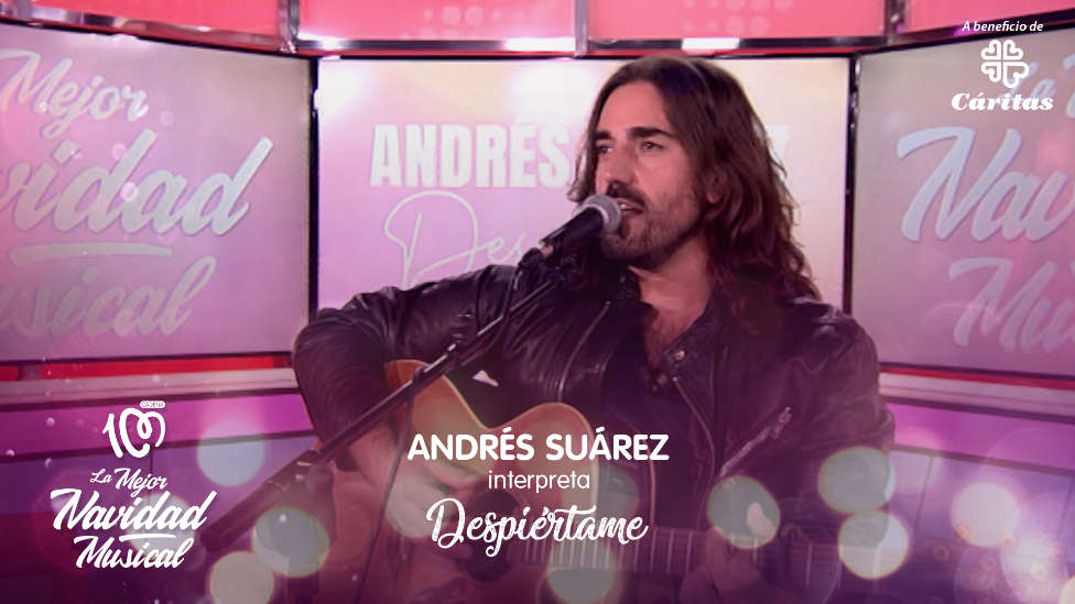 Andrés Suárez se deja el corazón en el escenario de 'La Mejor Navidad Musical' con 'Despiértame'