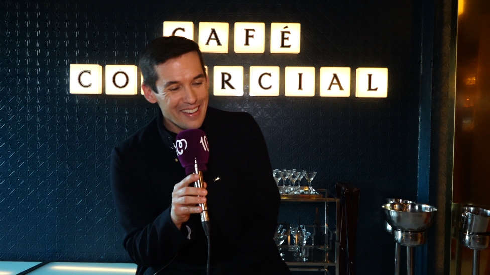 CADENA100. es entrevista a Jorge Ruíz, vocalista de Maldita Nerea en el Café Comercial de Madrid