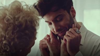 El emotivo homenaje de Blas Cantó a su abuela, fallecido por covid, en el videoclip de "Voy a quedarme"