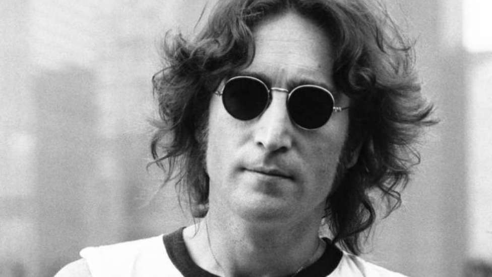 Las míticas gafas de John Lennon se han subastado