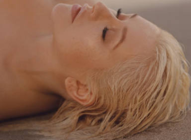 "Twice" es el nuevo single de Christina Aguilera