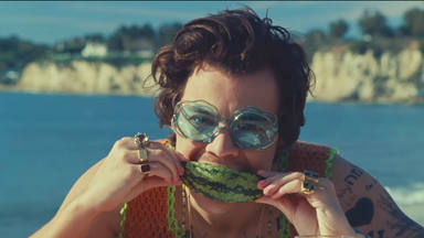 "Watermelon sugar" de Harry Styles tiene un refrescante videoclip oficial