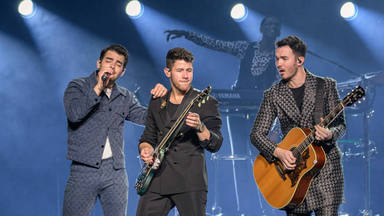 Jonas Brothers con "Only Human" cantan al 'buen rollo' que no está nada mal