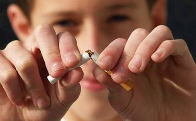 Nueve de cada diez personas fuman delante de menores, exponiéndoles a desarrollar cáncer en el futuro