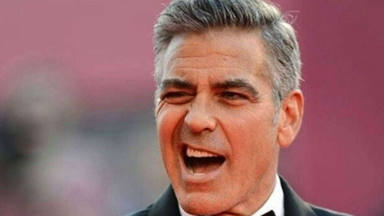 George Clooney aparece irreconocible en el nuevo tráiler de la película 'Cielo de medianoche'