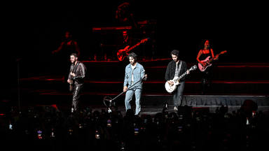 Jonas Brothers en el concierto de Hard Rock Live en Hollywood