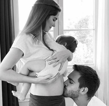 La imagen con la que Natalia Sánchez y Marc Clotet anunciaron la llegada de su segundo hijo