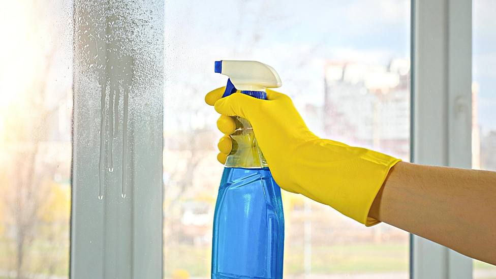 El truc infal.lible per netejar els vidres de casa