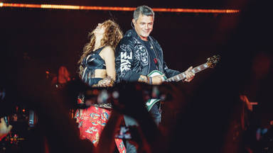 Alejandro, rodeado de grandes artistas en #LaGira como Shakira en Barcelona
