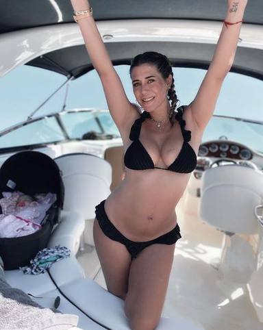 Elena Tablada posa en bikini tres meses después de ser madre
