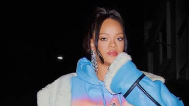 Rihanna ayuda a recoger y limpiar en un restaurante de Nueva York tras írsele la hora en una cena con amigas