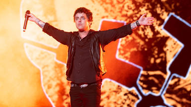 Green Day mezcla su 'Wake Me Up When September Ends' con el tema navideño de Mariah Carey y suena espectacular