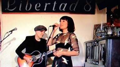 El mítico café madrileño 'Libertad 8' reunió en concierto a músicos como Amaral, Drexler o Marwan