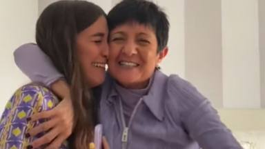 "¡Lo conseguiste!": la euforia de una madre se hace viral tras ver el sueño cumplido de su hija
