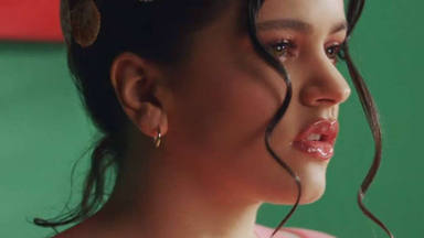 Aquí puedes ver el videoclip 'Juro que', la nueva canción de Rosalía en la que recupera su vena más flamenca