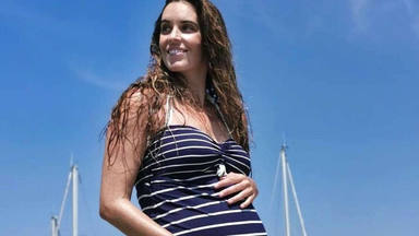 Ona Carbonell presume de embarazo en la playa