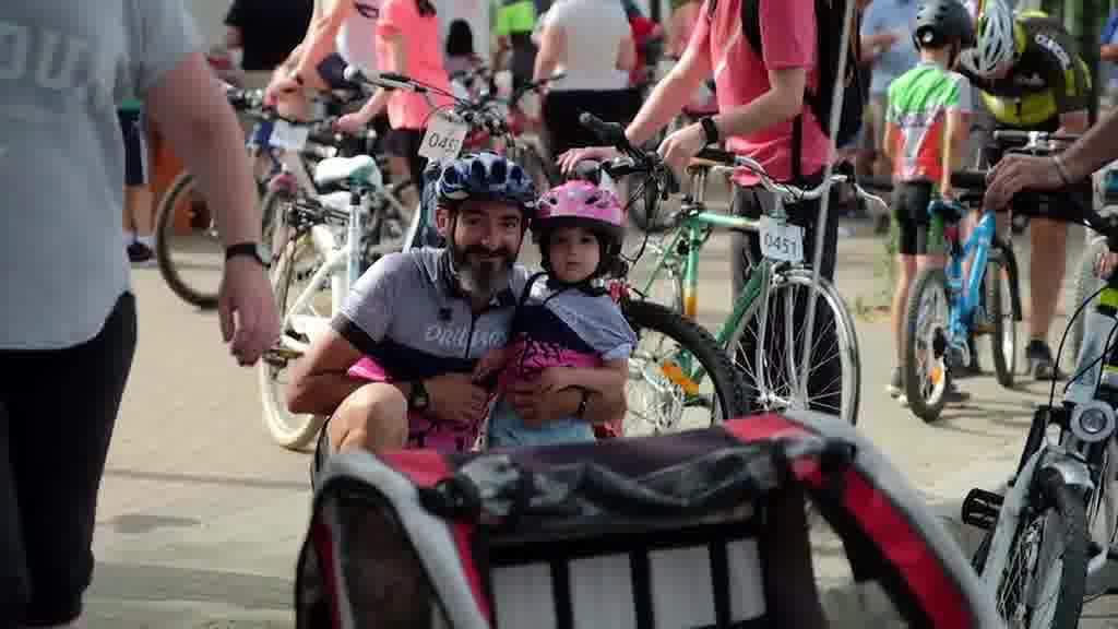 En vídeo el día de la bicicleta de Cadena 100 Córdoba