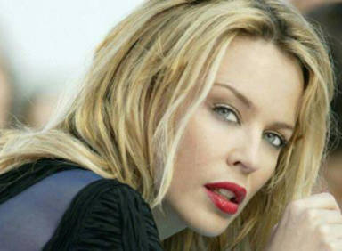 Kylie Minogue celebra su canción "Golden" con el lanzamiento del videoclip oficial