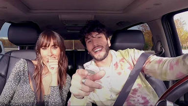 Aitana y Sebastián Yatra suben a un coche para hacer un 'Carpool Karaoke', pero sin James Corden