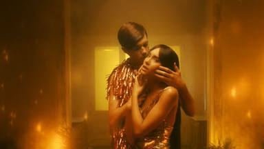 Aitana y Diego Garisa en una imagen del videoclip 'Otra vez'