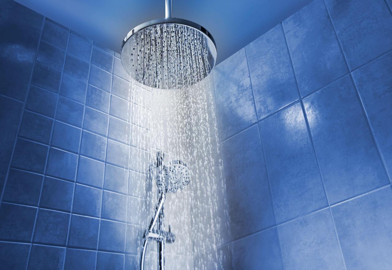 La diferencia entre hombres y mujeres que se nota en la ducha: "Ellas suben muchísimo la temperatura del agua"
