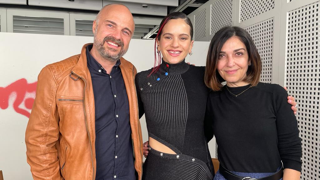 Javi Nieves y Mar Amate entrevistan a Rosalía con motivo del lanzamiento de Motomami