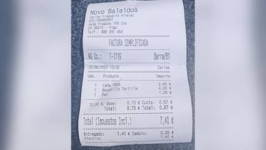 El ticket que se ha hecho viral por lo que cobran por un bocata de tortilla en Vigo