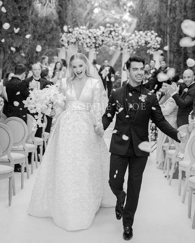 Joe Jonas y Sophie Turner el día de su boda