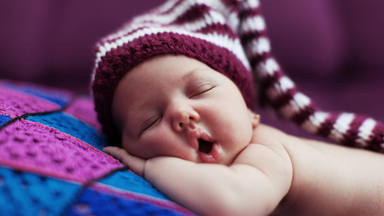 En 'Mateo & Andrea' te descubrimos el truco para dormir a tu bebé