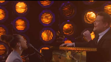 Alicia Keys y James Corden hacen su versión casera de 'Shallow'