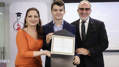 Un músico español de 17 años recibe la beca Gloria y Emilio Estefan de 200.000 dólares
