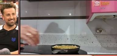 Belén Esteban enseña su receta para hacer la tortilla de patatas perfecta