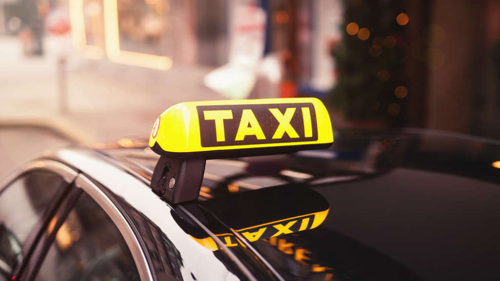 El significado del color de los taxis en España
