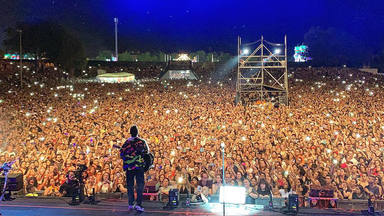 Luis Fonsi sorprende a 20.000 personas con un dueto junto a Miriam Rodríguez