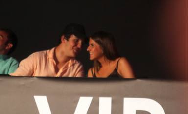 Froilan junto a su novia al ritmo de Juan Luis Guerra en el Starlite de Marbella