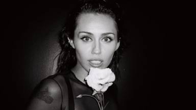 'Flowers' lleva a Miley Cyrus a lo más alto en ventas durante 2023: el nuevo récord que ha alcanzado