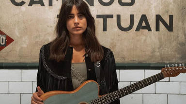 Julia Medina descubre las canciones del 'Epicentro', su segundo álbum de estudio