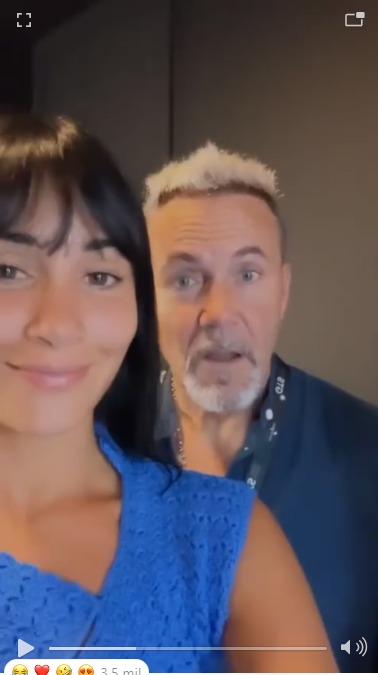 Aitana bromea con su padre después de su espectáculo en Marbella