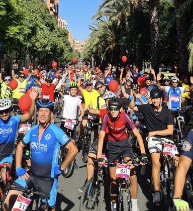Alicante se vuelca con el Día de la Bici de Cadena 100