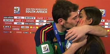 El beso que cambió para siempre la vida de Sara Carbonero e Iker Casillas