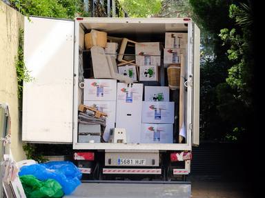 Camión de la mudanza con las pertenencias de Mila Ximénez en Madrid