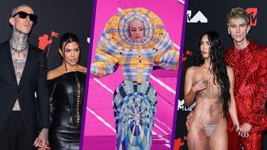 Excéntricos vestidos, tórridos besos y pelea en la alfombra roja: Los épicos momentazos de los MTV VMAs 2021